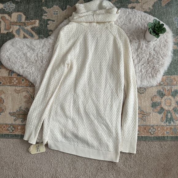 NWT Between Me & You Cream Cowl Neck Seater- Size Medium - Picture 2 of 11